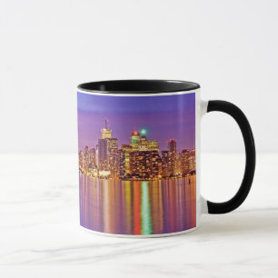 Toronto Skyline bei Dusk Tasse