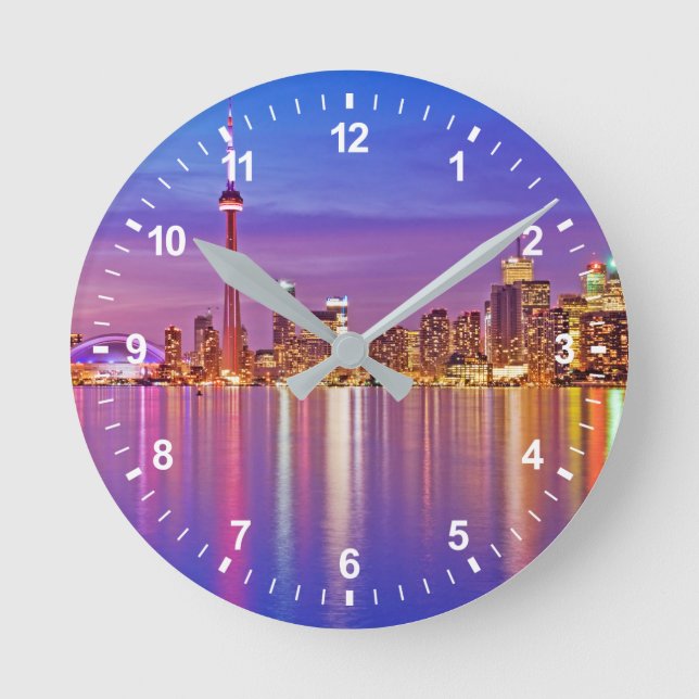 Toronto Skyline in Dusk Runde Wanduhr (Vorderseite)