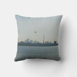 Toronto Throw Pillow Kissen