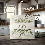Toskana Rustic Olives Italia Brown Script Fliese<br><div class="desc">Bella Cucina Rustikales Olivenbäumen mit Filialen und Blätter. In einem koordinierenden braunen Skript ausgeführt. Mix & match mit anderen Fliesen in diesem gleichen koordinierenden Thema,  um Ihren perfekten Look zu schaffen. 100% Kundenzufriedenheit mit "Zazzle" jeden Tag.</div>