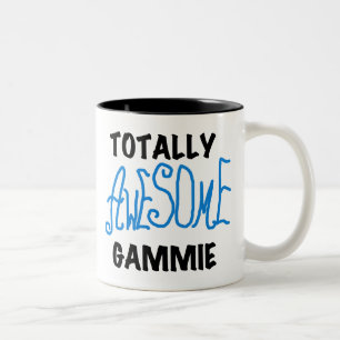 Total Awesome Oma blaue T-Shirts und Geschenke Zweifarbige Tasse