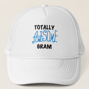 Total fantastisches Gramm-blaue T-Shirts und Truckerkappe