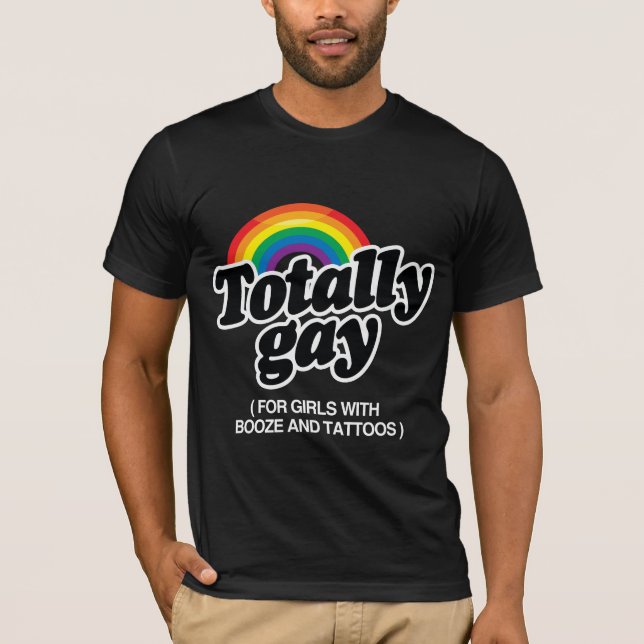TOTAL HOMOSEXUELL FÜR MÄDCHEN MIT TÄTOWIERUNGEN - T-Shirt (Vorderseite)