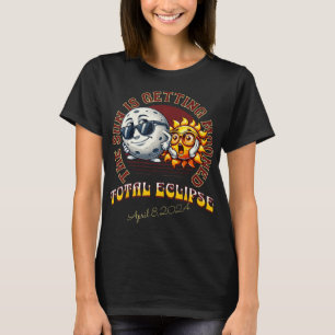 Total Solar Eclipse Chase 2024 Sun gewinnt Mond T-Shirt