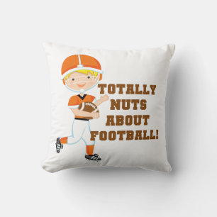 Totale Nüsse über Fußball Kissen