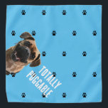 Totale Puggable Pet Bandana Halstuch<br><div class="desc">Ihr Mops könnte nicht niedlicher aussehen als in dieser Hand gezeichnete Haustierbandana!</div>