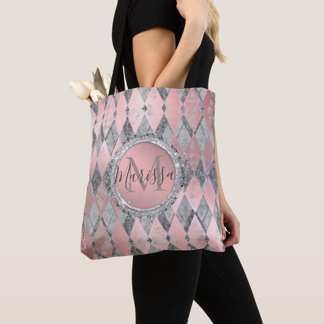 Tote Bag Argent rose brillant Arlequin Monogramme (De près)