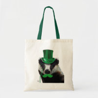 Badger avec chapeau vert et moustache