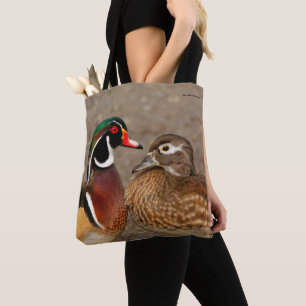 Tote Bag Beau moment de contact entre des canards en bois