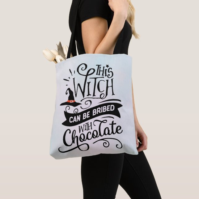 Tote Bag Cette Sorcière peut être Bridée avec Halloween au  (De près)
