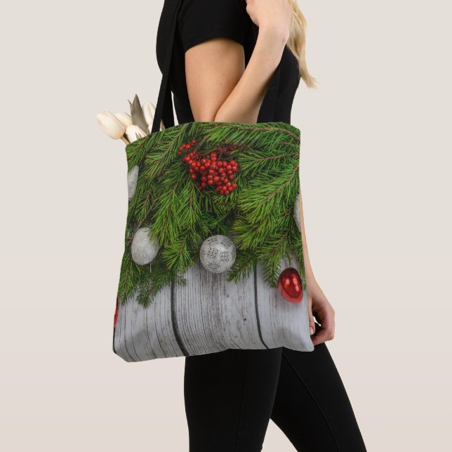 Tote Bag Charme de vacances rustique : Pin, Holly & Baubles (De près)