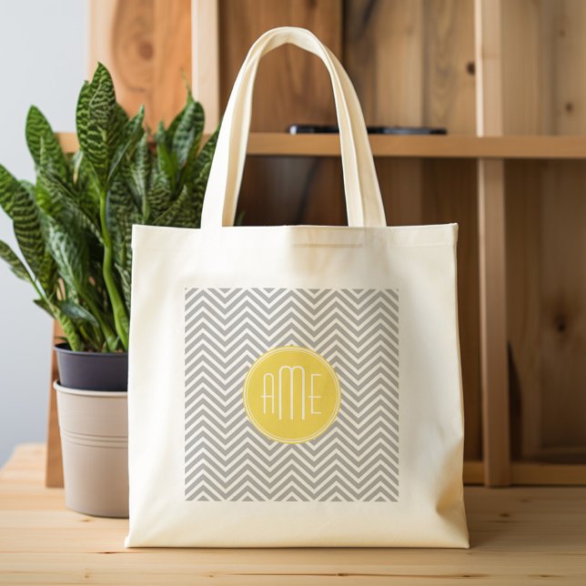 Tote Bag Chevrons gris et jaune Monogramme personnalisé (Personalized tote bag with photos and custom text)