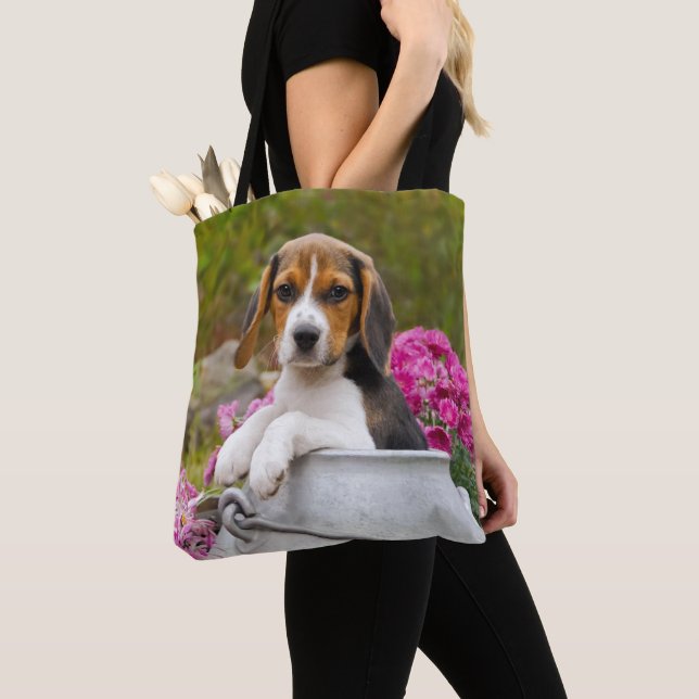 Tote Bag Chien Beagle mignon coquelicot dans un magasin de  (De près)