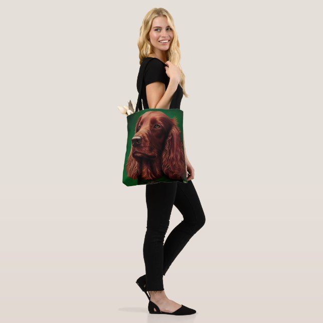 Tote Bag Chien rouge irlandais en robe de fête de St. Patri (Sur le modèle)