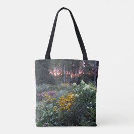 Tote Bag Coucher du soleil ardent dans le jardin de fin de