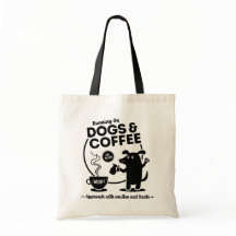Courir sur les chiens et le café