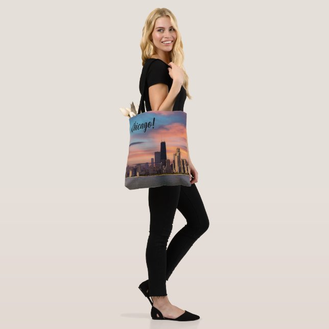 Tote Bag Deep Sunset Chicago (Sur le modèle)