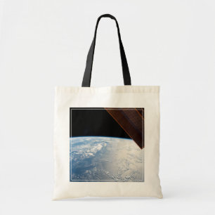Tote Bag Des Poutres De Soleil Au Bord Des Eaux De L'Océan 