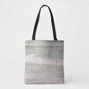 TOTE BAG DEUX PERSONNES SURFANT SUR DES VAGUES MARITIMES EN