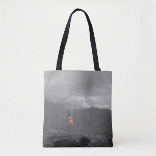 Tote Bag Drapeau américain sur une falaise en Arizona Color