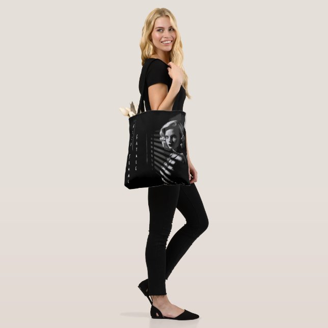 Tote Bag Femme Fatale Noire (Sur le modèle)