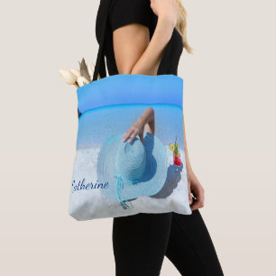 Tote Bag Femme Sur La Plage Avec Boisson (Nom Personnalisé)