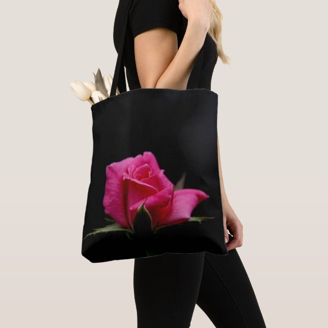 Tote Bag Fleur simple de rose de rose sur le noir (De près)