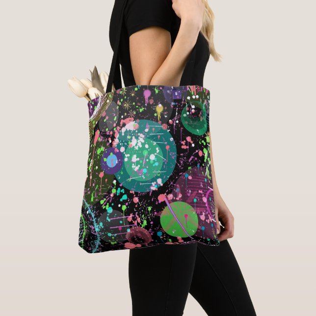Tote Bag Flying Through Space: A Maximalist Abstract  (De près)