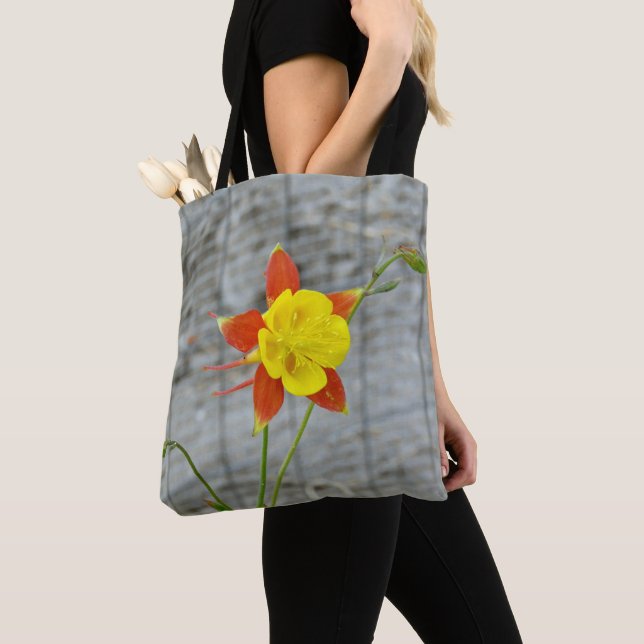 Tote Bag Fourre-tout avec la fleur colombine (De près)