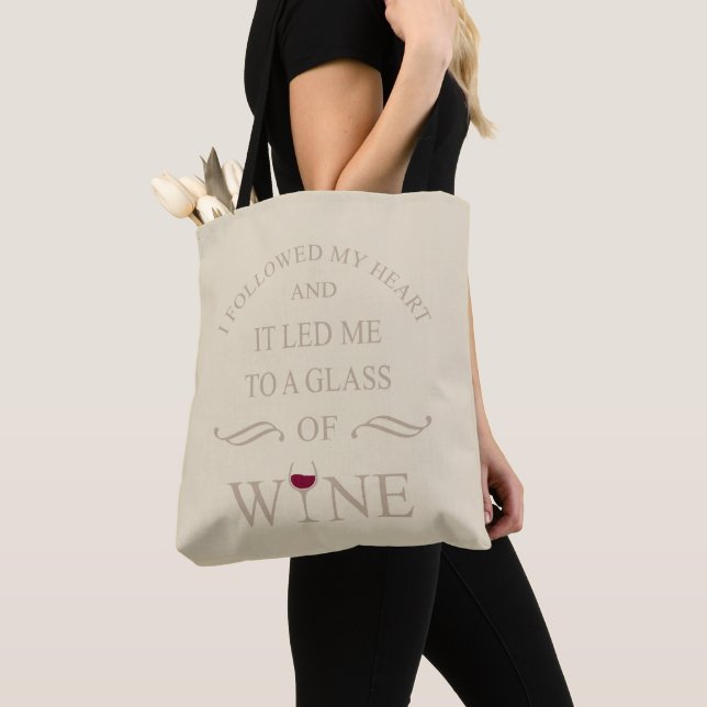 Tote Bag Funny cite le célèbre slogan de buveur de vin (De près)