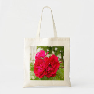 Tote Bag Grandes roses rouges dans le jardin