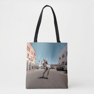 Tote Bag Homme jouant au skateboard