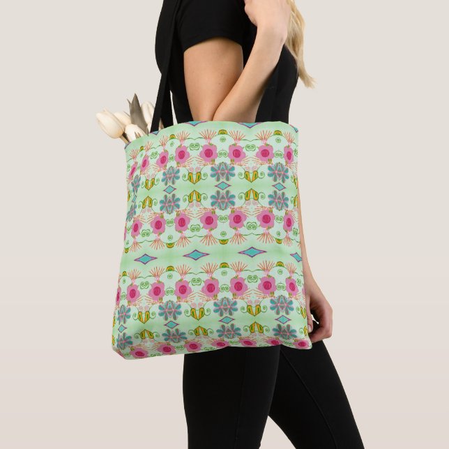 Tote Bag Jardin Éclectique Enchantant : Beauté Florale Dive (De près)