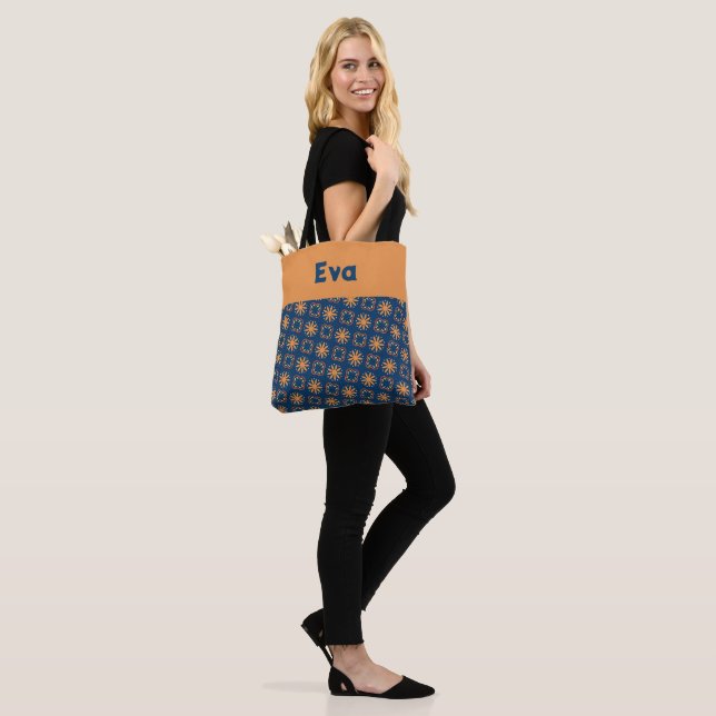 Tote Bag Jasper Orange et Ateneo Blue Flower motif (Sur le modèle)