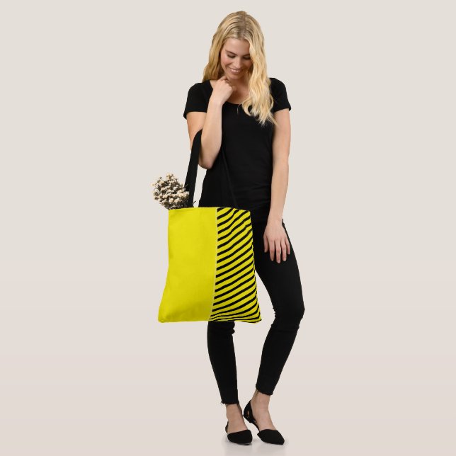 Tote Bag Joli Jaune et Noir avec des rayures (Sur le modèle)