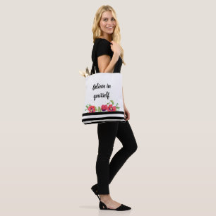 Tote Bag La floraison des pavots rouges de couleur de l'eau