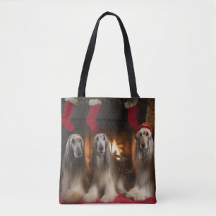Tote Bag La hache afghane près de la cheminée Noël