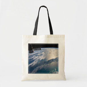 Tote Bag La Station Spce Internationale Au-Dessus De L'Atla
