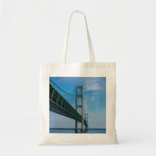 Tote Bag Le long du pont Mackinac