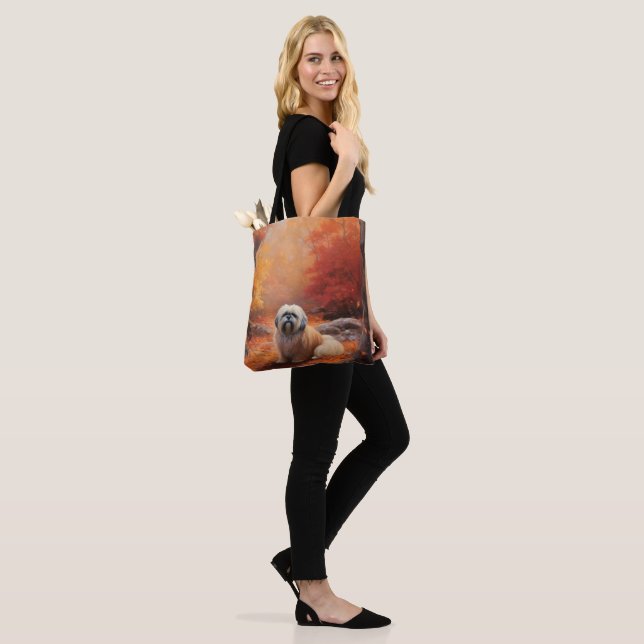 Tote Bag Lhassa Apso à l'automne Leaves automne Inspire (Sur le modèle)