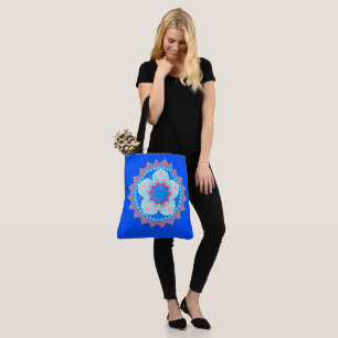 Tote Bag Mandala bleu rose sur fond bleu