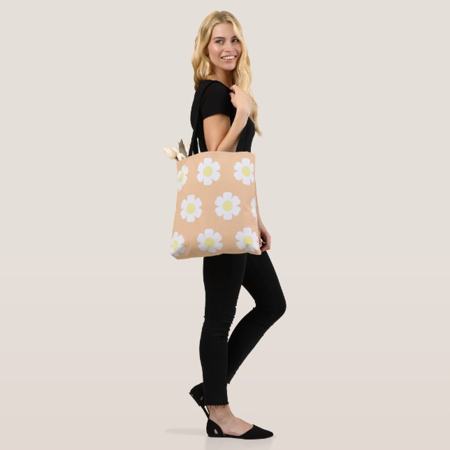 Tote Bag Marguerites sur l'Arrière - plan Peach (Sur le modèle)