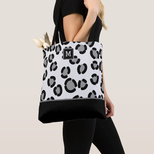 Tote Bag Motif Léopard gris et noir avec Monogramme (De près)