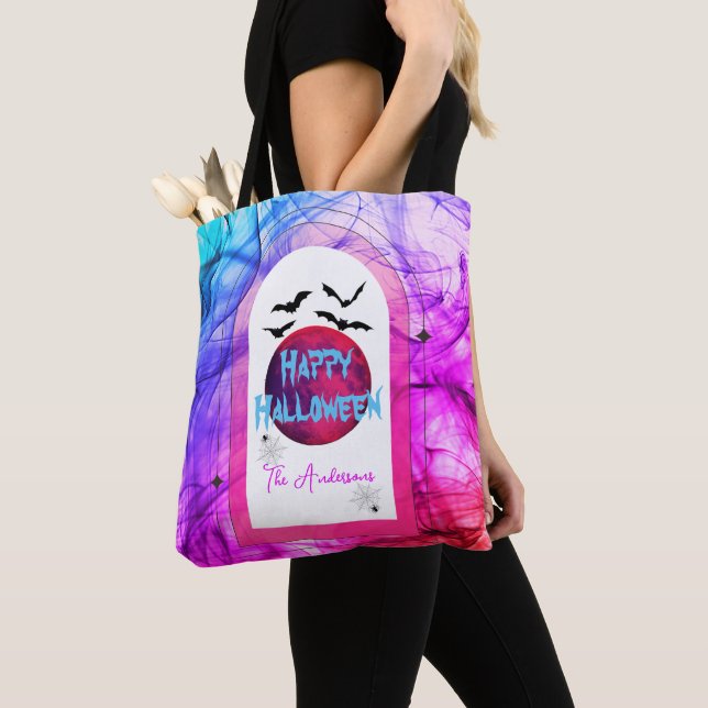 Tote Bag Nom de famille Purple Pink Bat Modern Halloween he (De près)