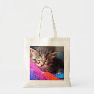 Tote Bag Photographie de petit chaton nouveau-né endormi et