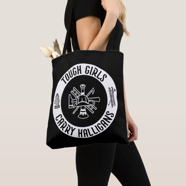 Tote Bag Pompier féminin Filles toux portent des halligans (De près)
