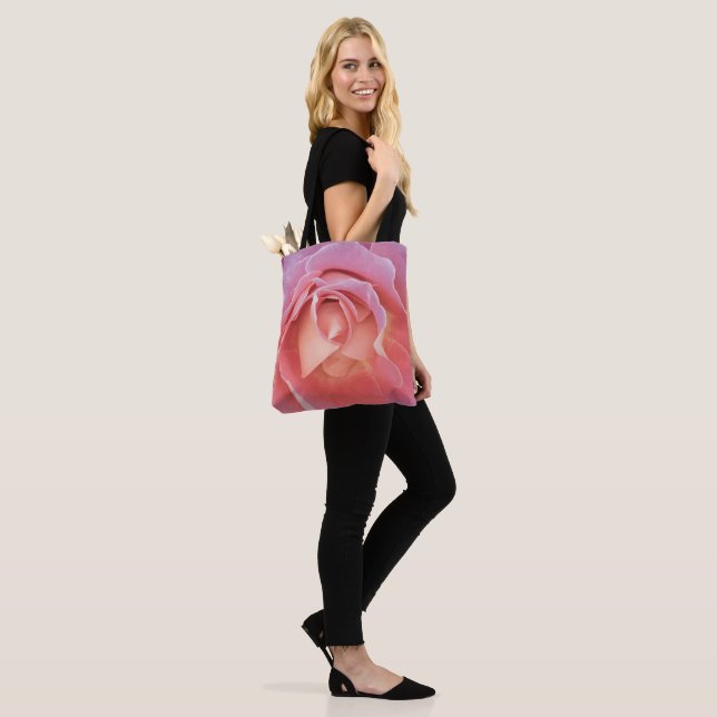 Tote Bag Rose rose luscious pink (Sur le modèle)