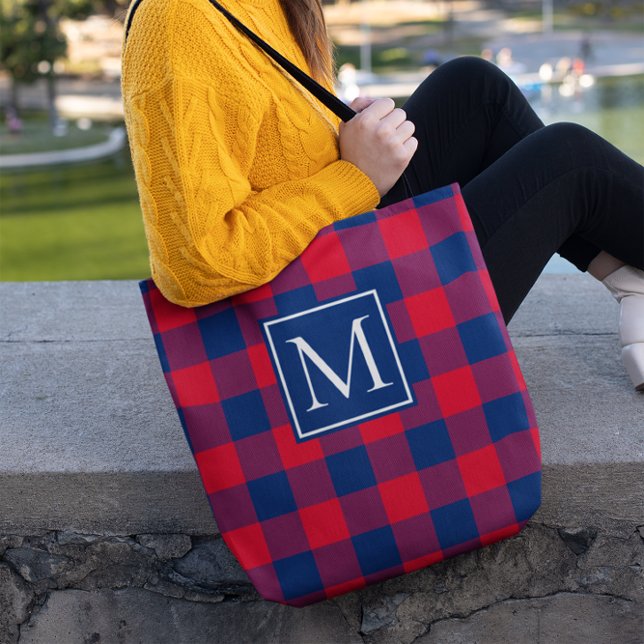 Tote Bag Rouge et bleu marine Buffalo Plaid Monogrammé (Red and Navy Blue Buffalo Plaid Monogrammed Tote Bag)