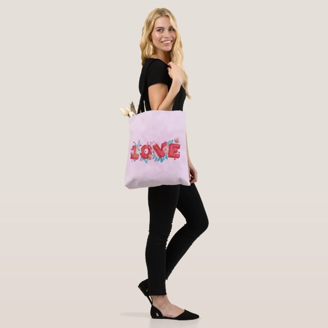 Tote Bag Texte d'amour rouge en lettres bloc gras Aquarelle (Sur le modèle)