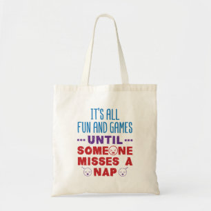 Tote Bag Un enseignant amusant de garderie préscolaire pas